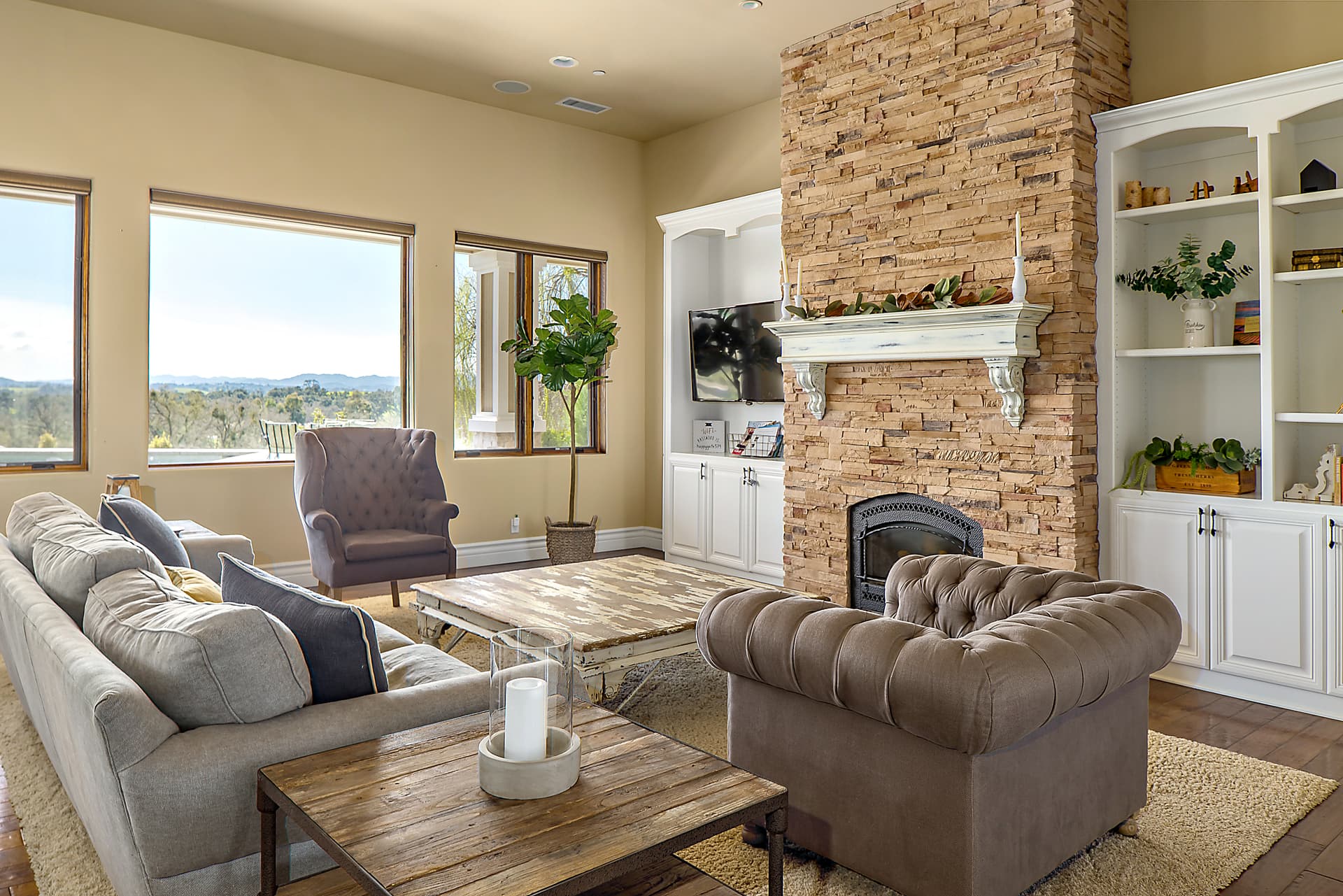 Frontier Main and Guest House - Image 9