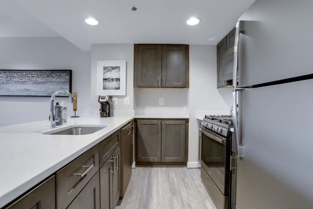 Courtland Towers - Image 9