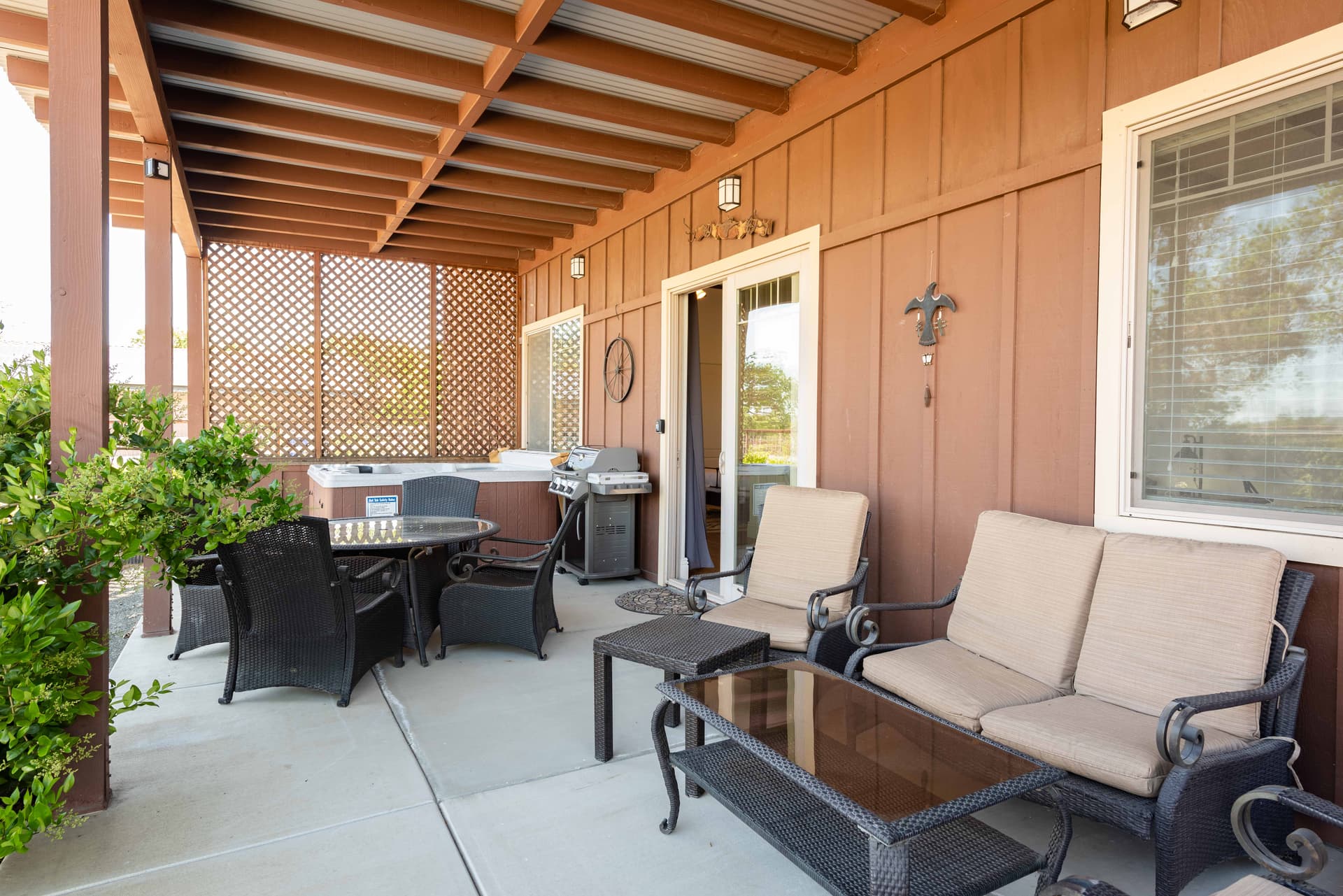 Frontier Hideaway Home - Image 8