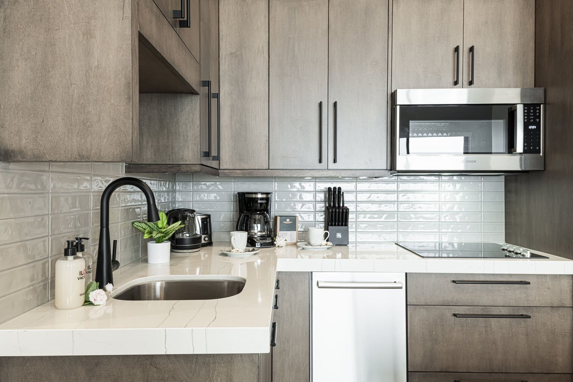 Hideout Epic View - Image 16