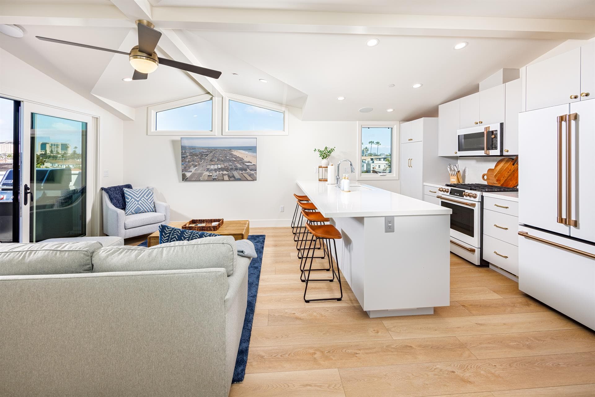 Sun Deck Haven - Image 4