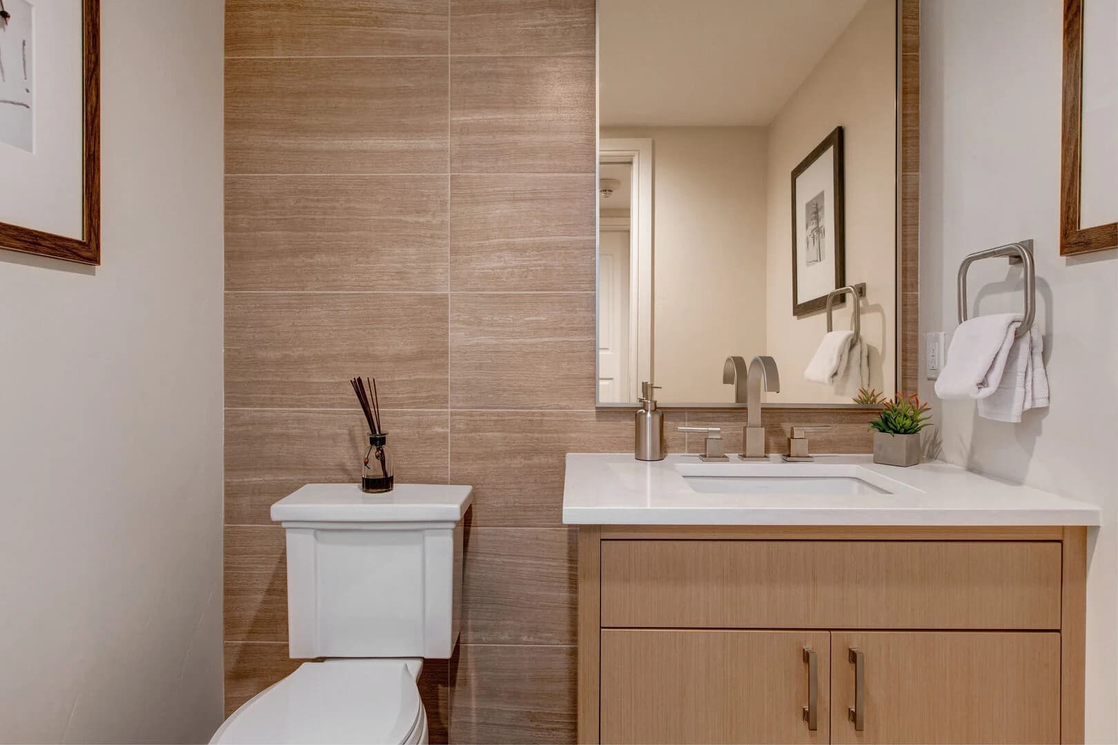 Sky Silver - Image 16