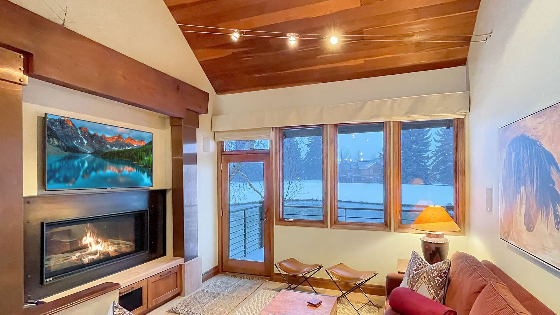 Whispering Waters Chalet - Image 2