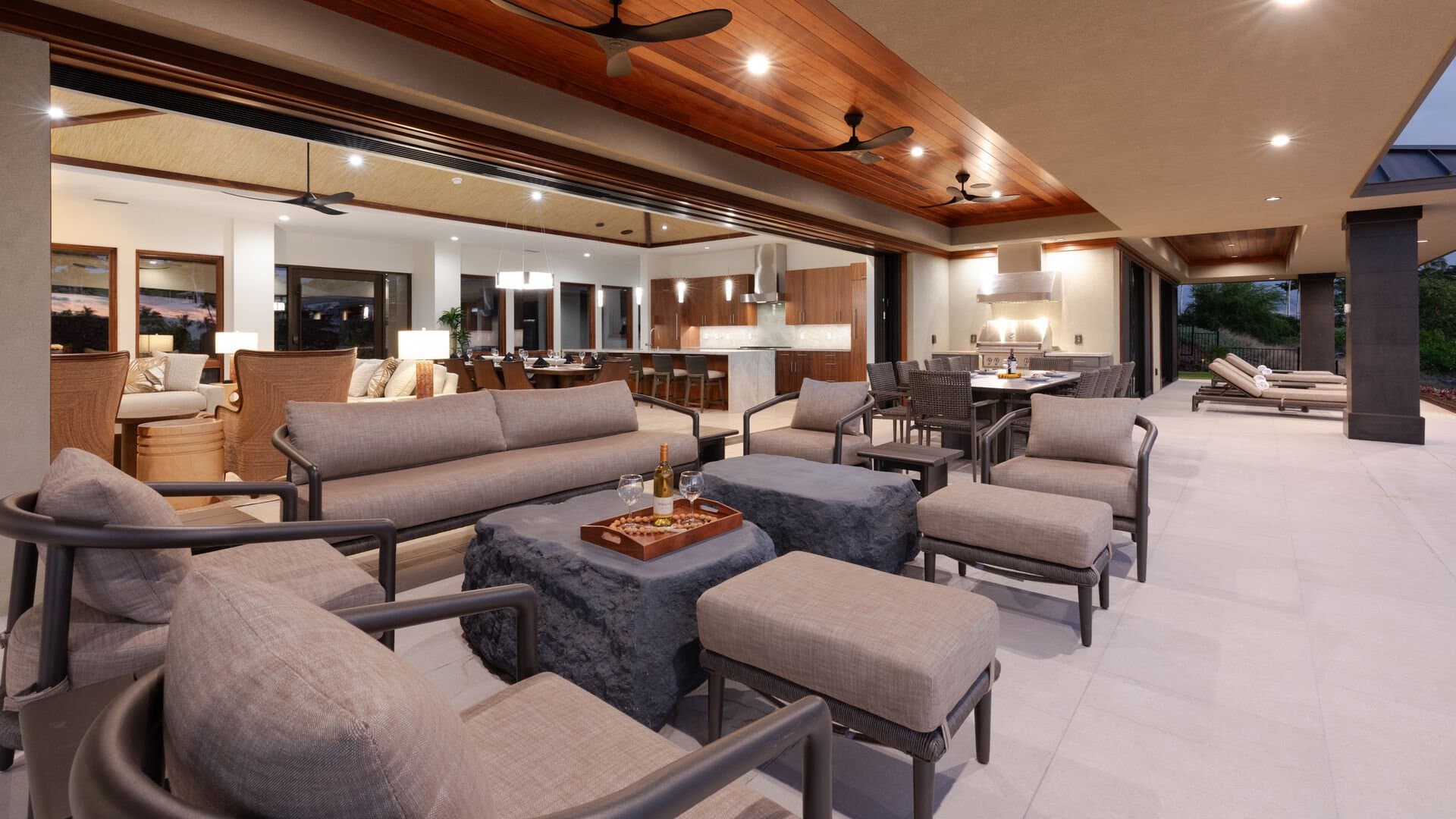 Hawaiian Elegance - Image 78