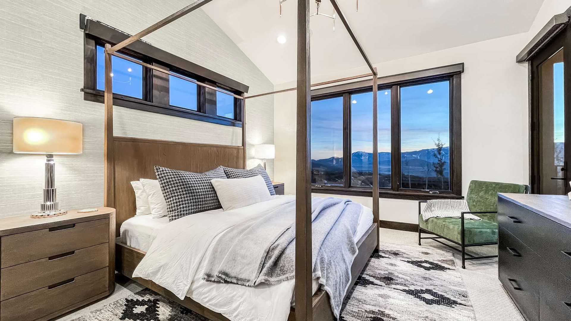 Grande Vistas Estate - Image 49