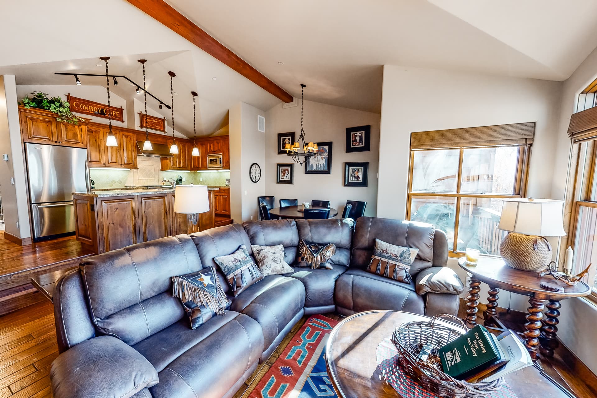 Luxury Mountain Townhome - Image 2