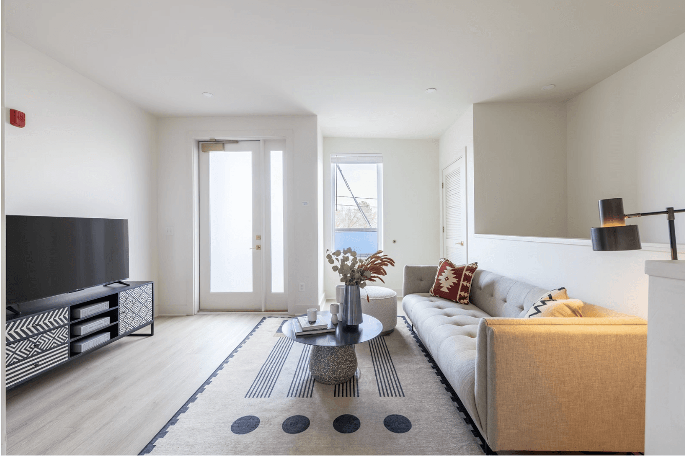 Broadway Residence - Image 5