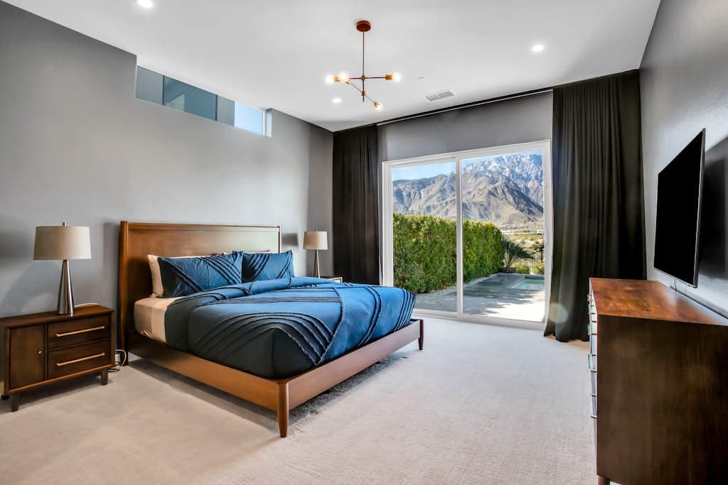 Majestic Mountain View - Image 9