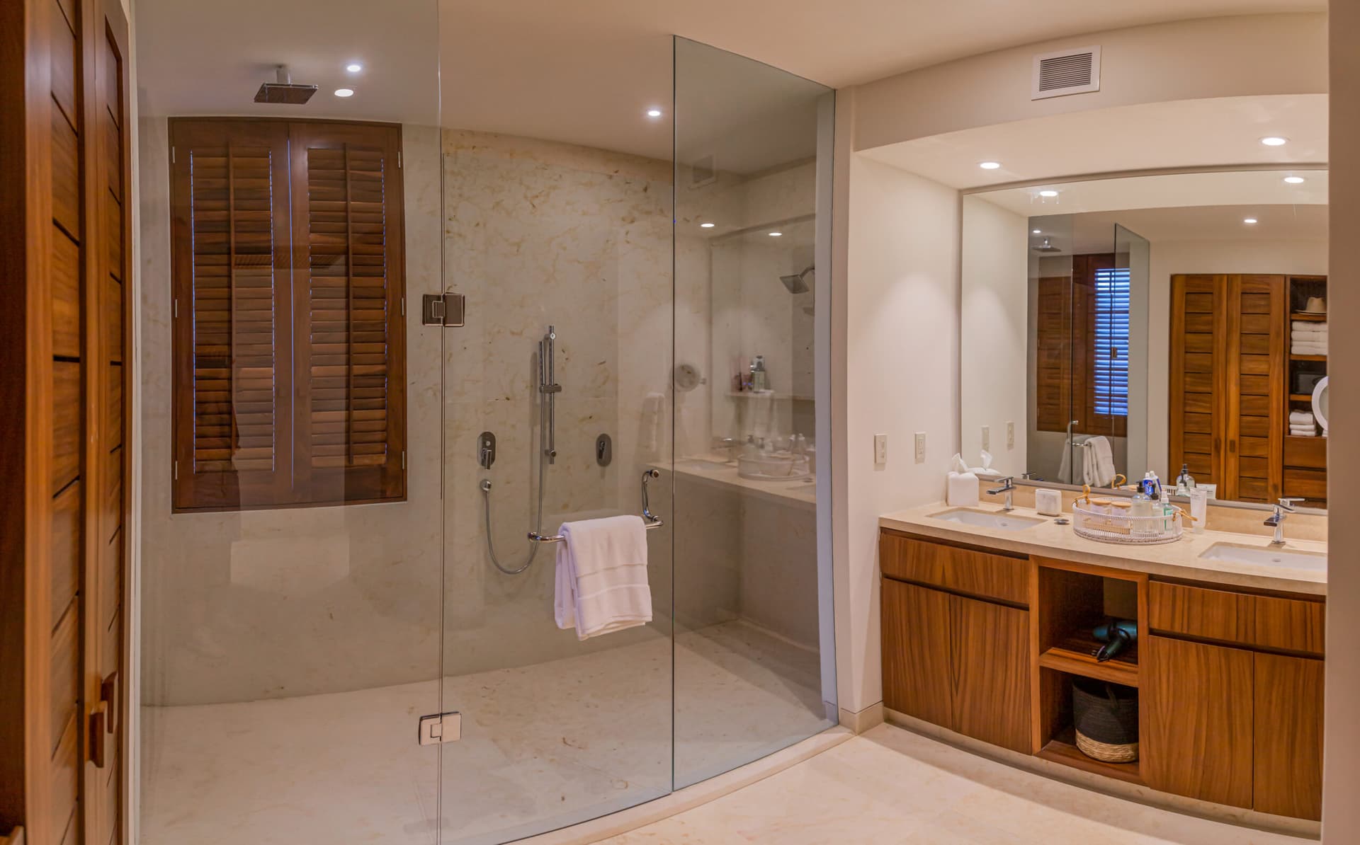 Tau Residences #421 - Image 22