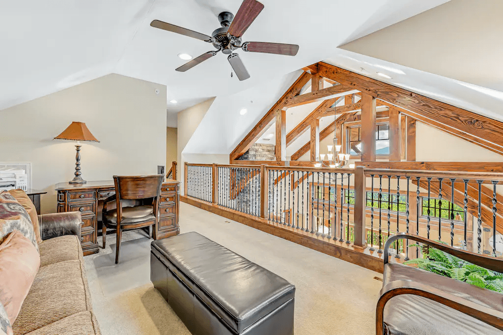 Red Tail Home - Image 20