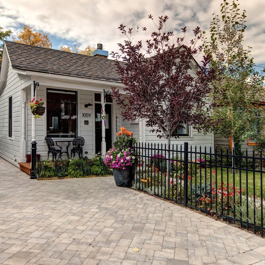 Alpine Minnie's - Image 1