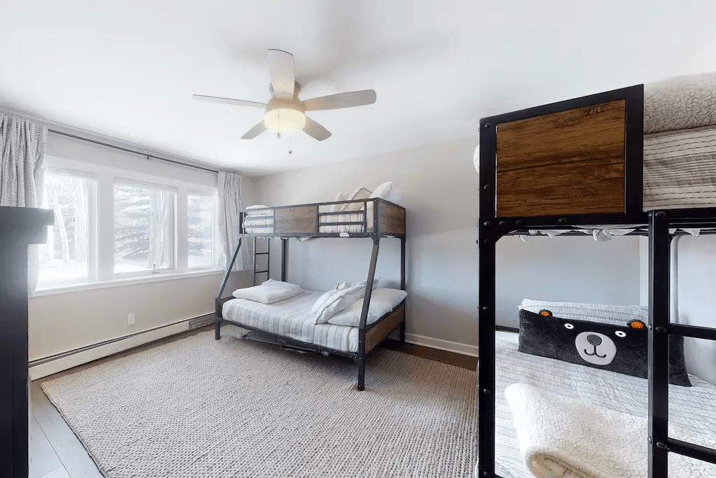 Fraser River Retreat - Image 21