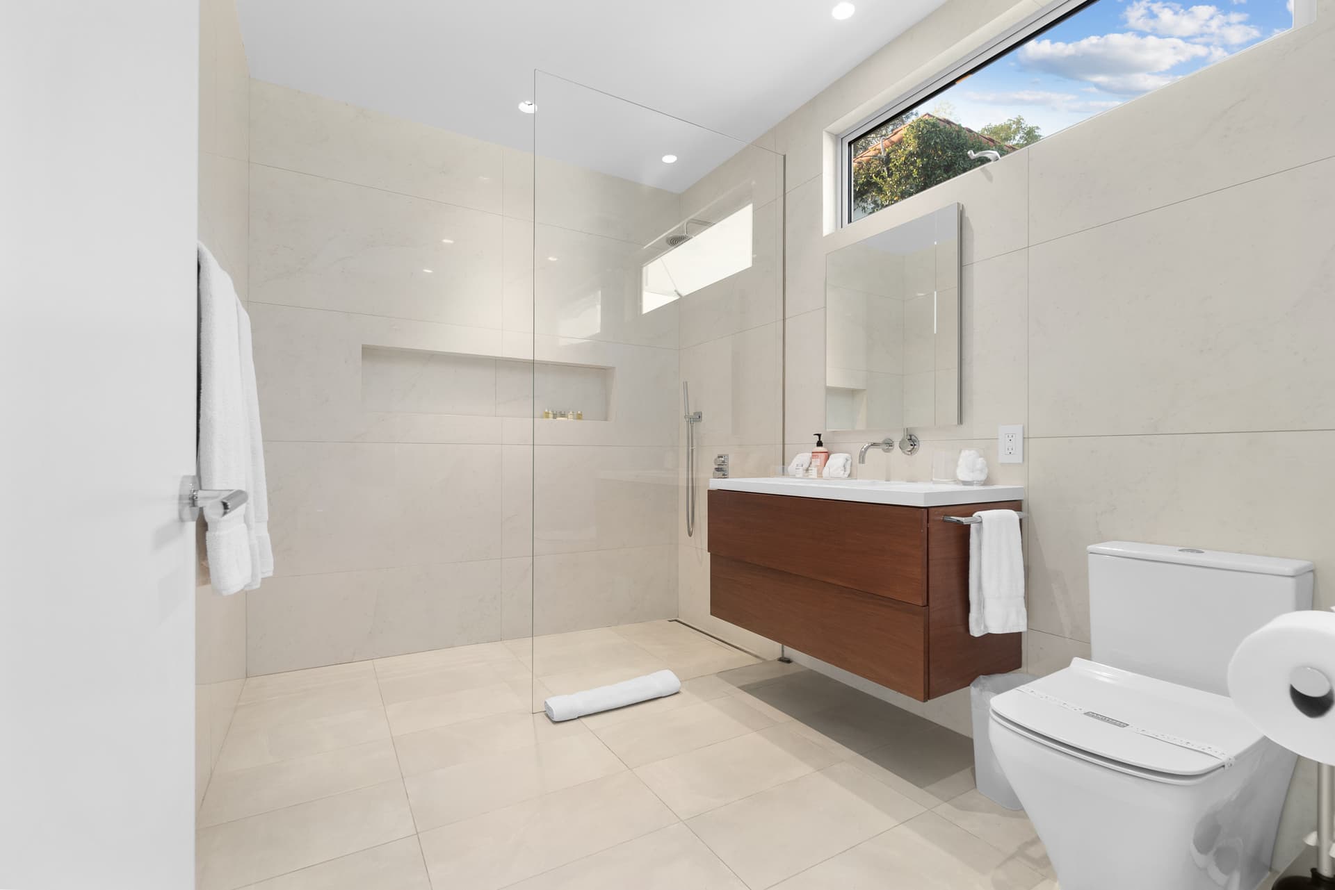 Beverly Grove - Image 16