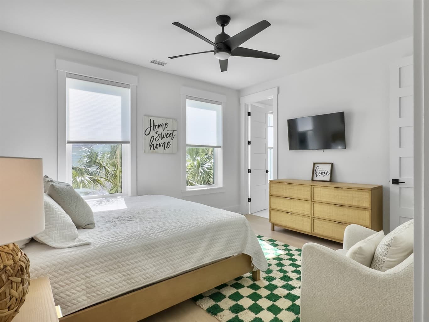 Amalfi Palms Getaway - Image 76