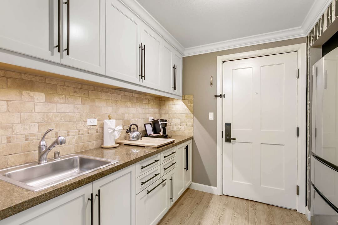 Everline Condo #400 - Image 6