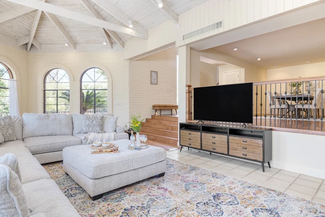 Diamondback Manor - Image 10