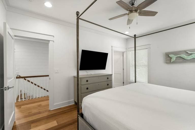 Mermaids Grotto - Image 14