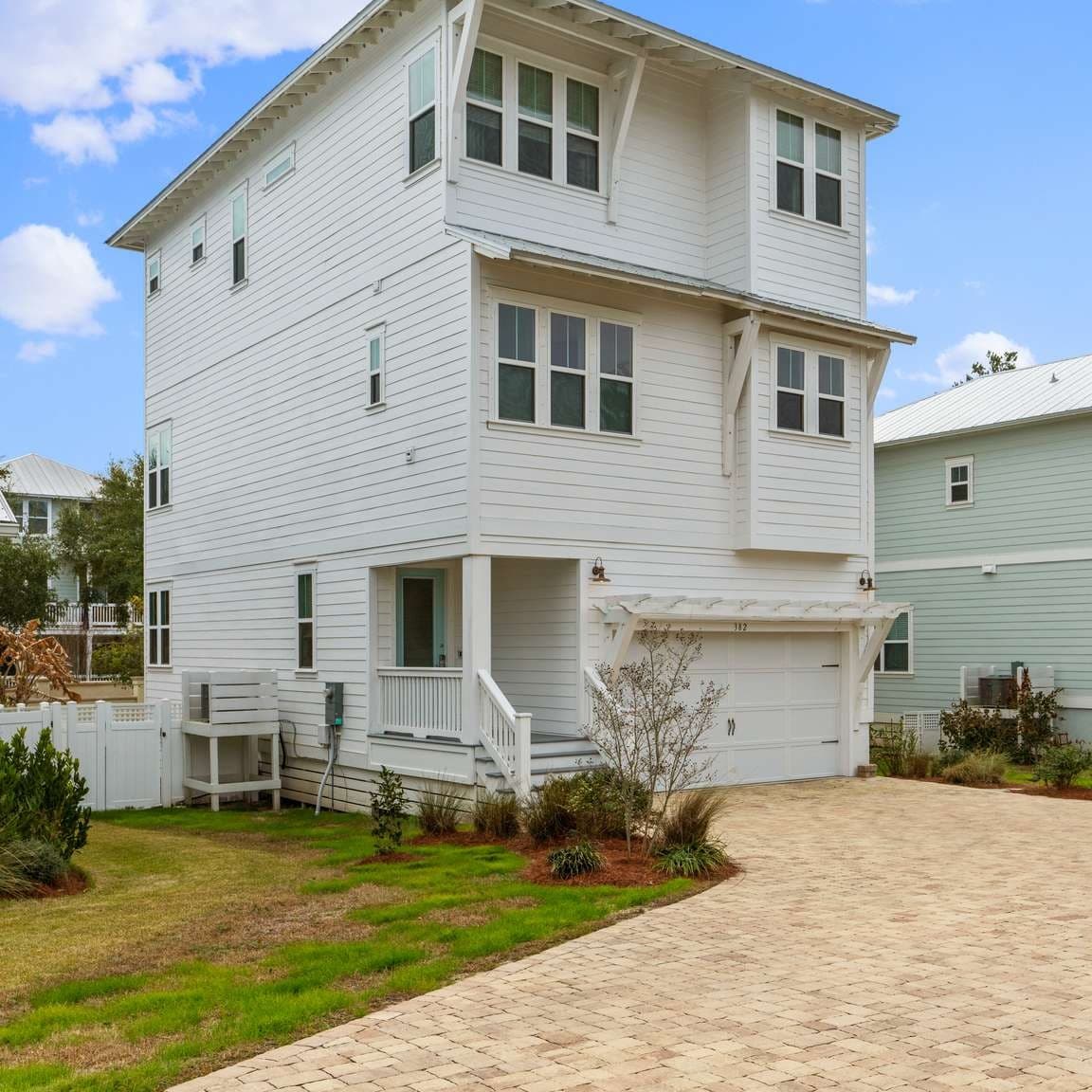 Grande Pointe Escape - Image 1