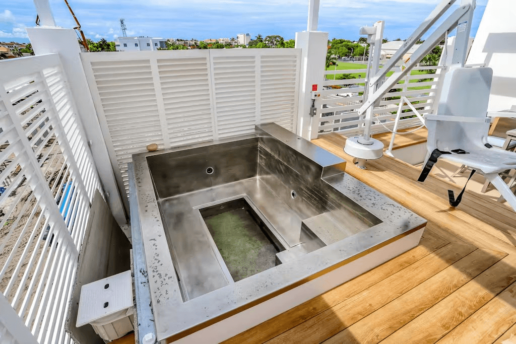 Heart of Naples - Image 25