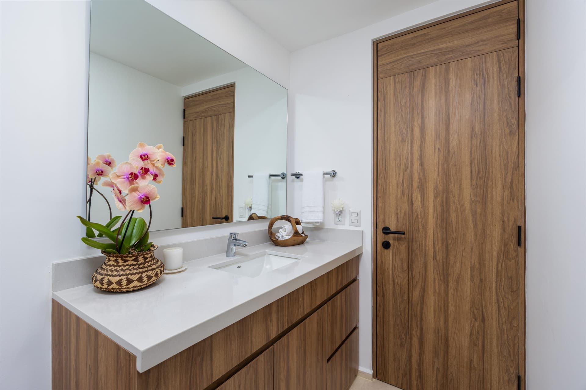 Harbor 171 Residences #803 - Image 45