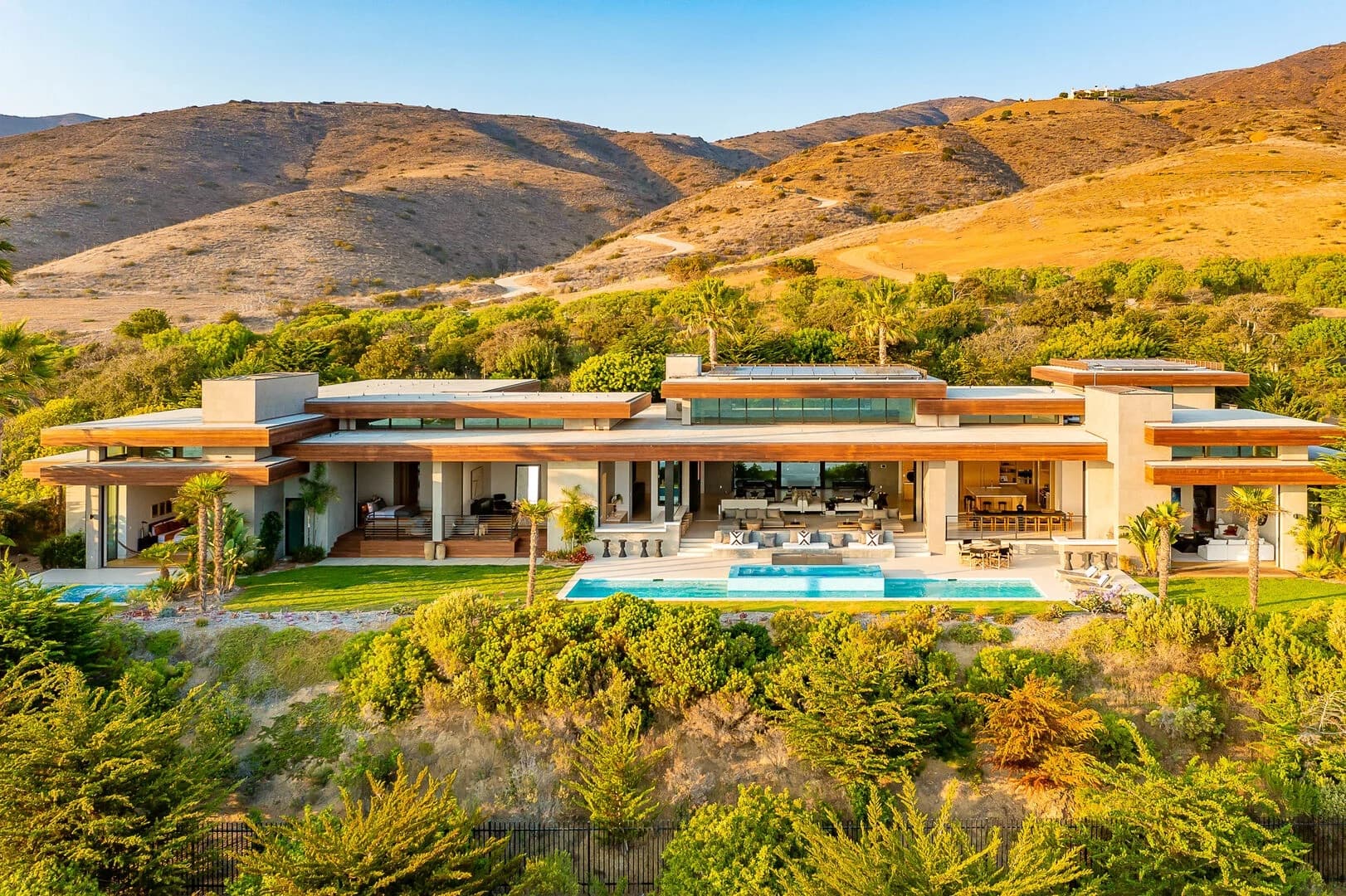 Malibu Beach Oasis - Image 33