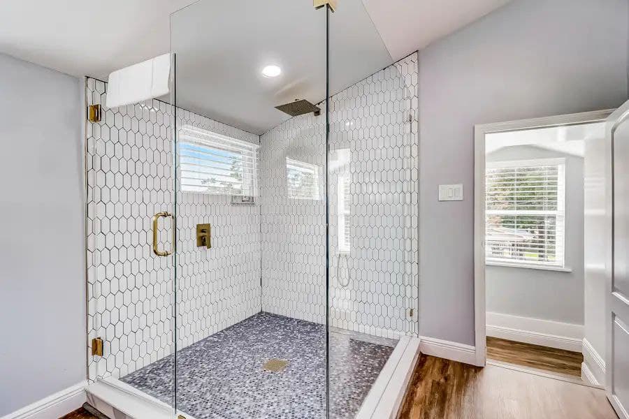 Downtown Charmer - Image 25