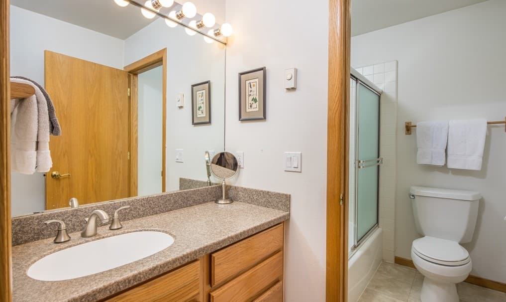 Running Bear Home - Image 24