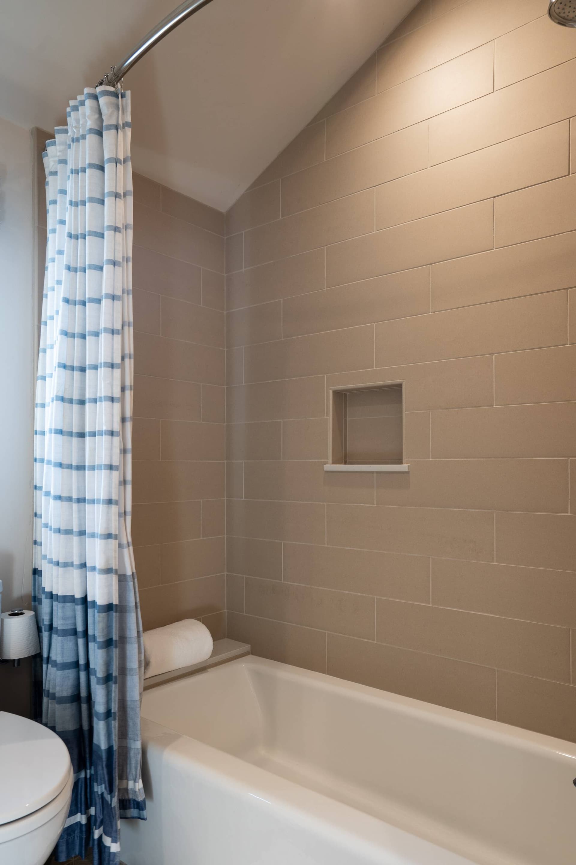 Sutter's Trail 11272 - Image 39