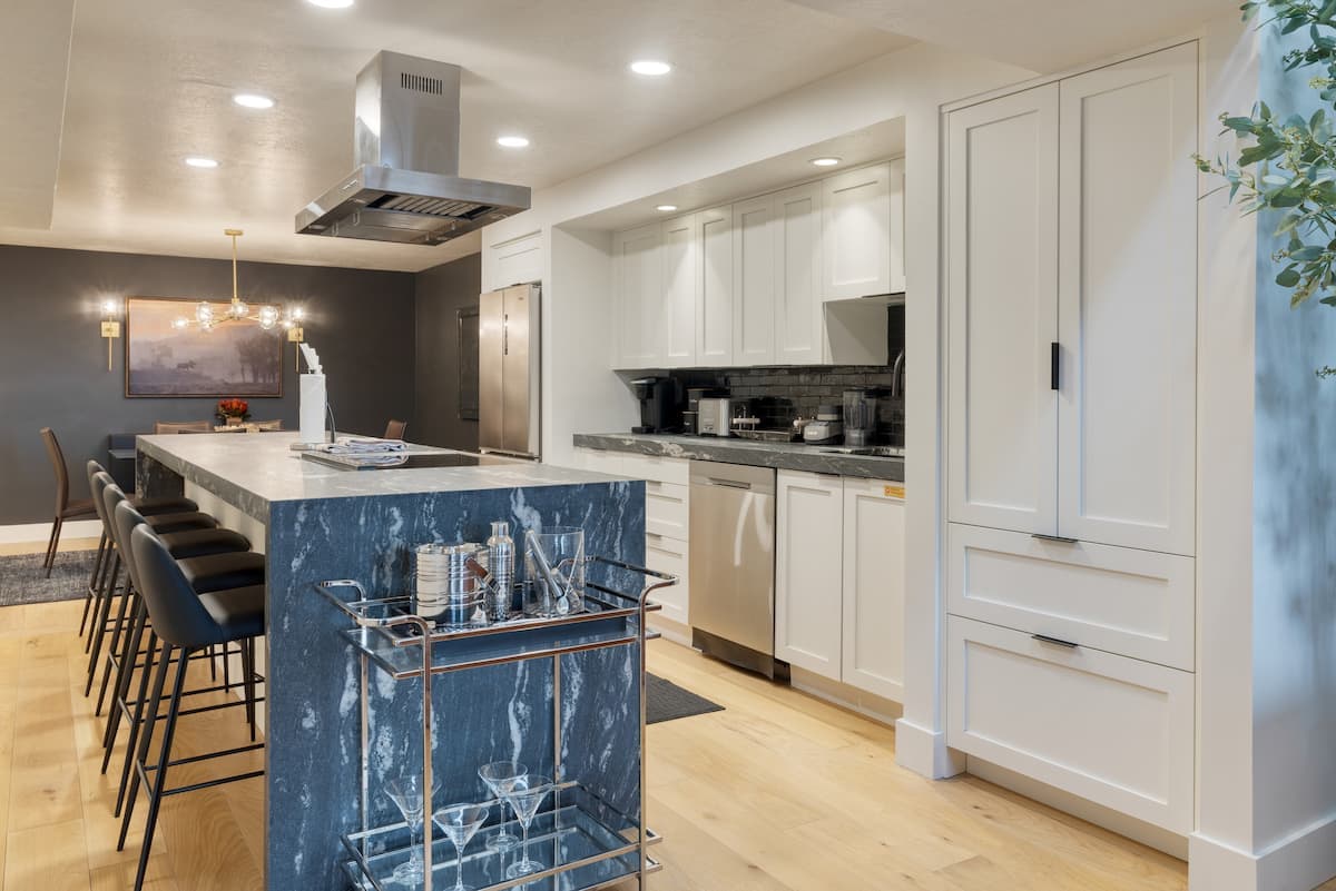 Parkside Condo - Image 5