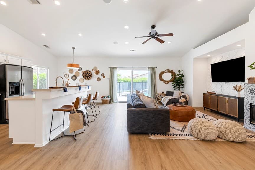 Sunny Palms - Image 3