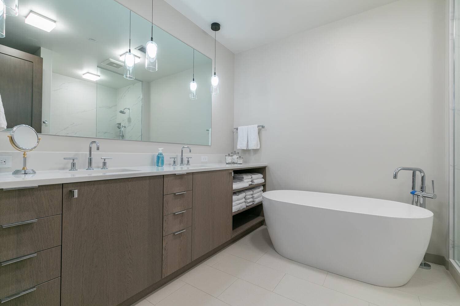 Larkspur Luxe - Image 15