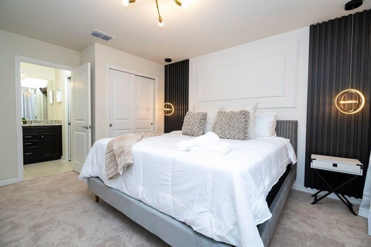 Windsor Island #4458 - Image 35