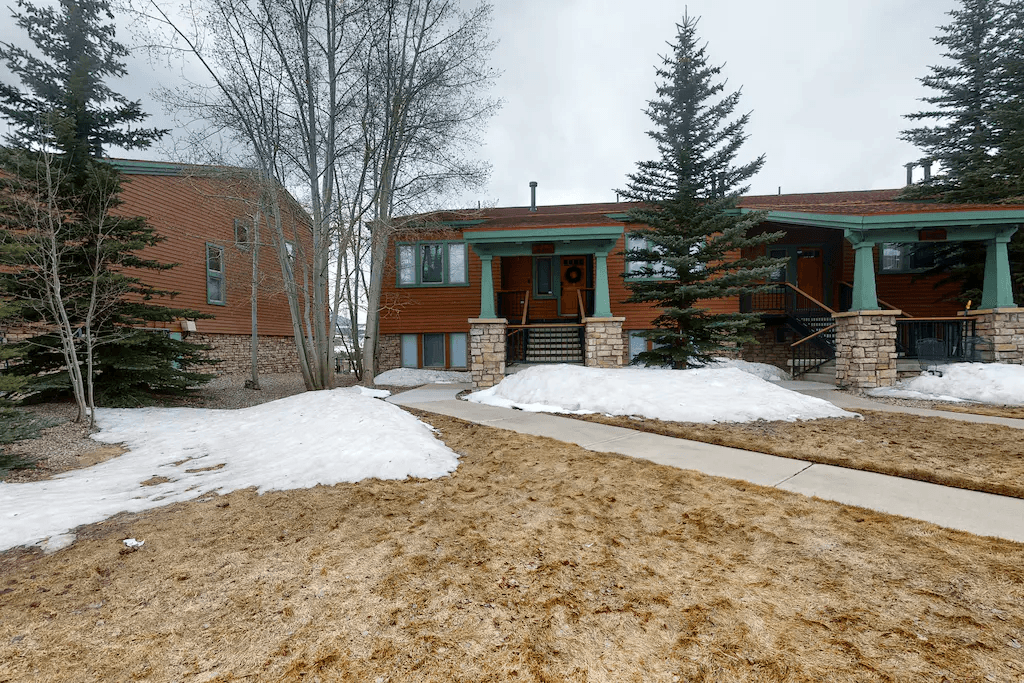 Fraser River Retreat - Image 29