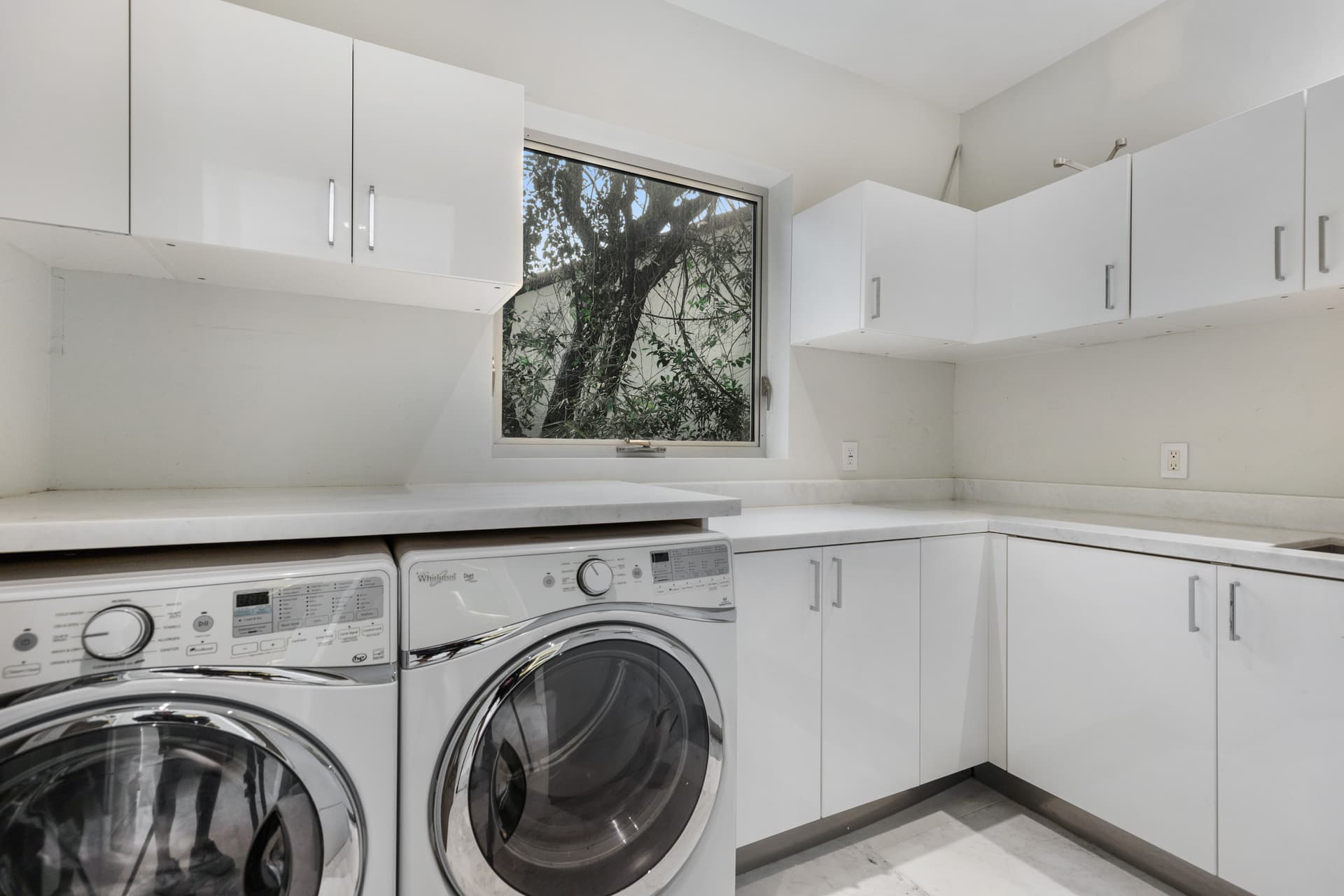 St Ives Modern - Image 32