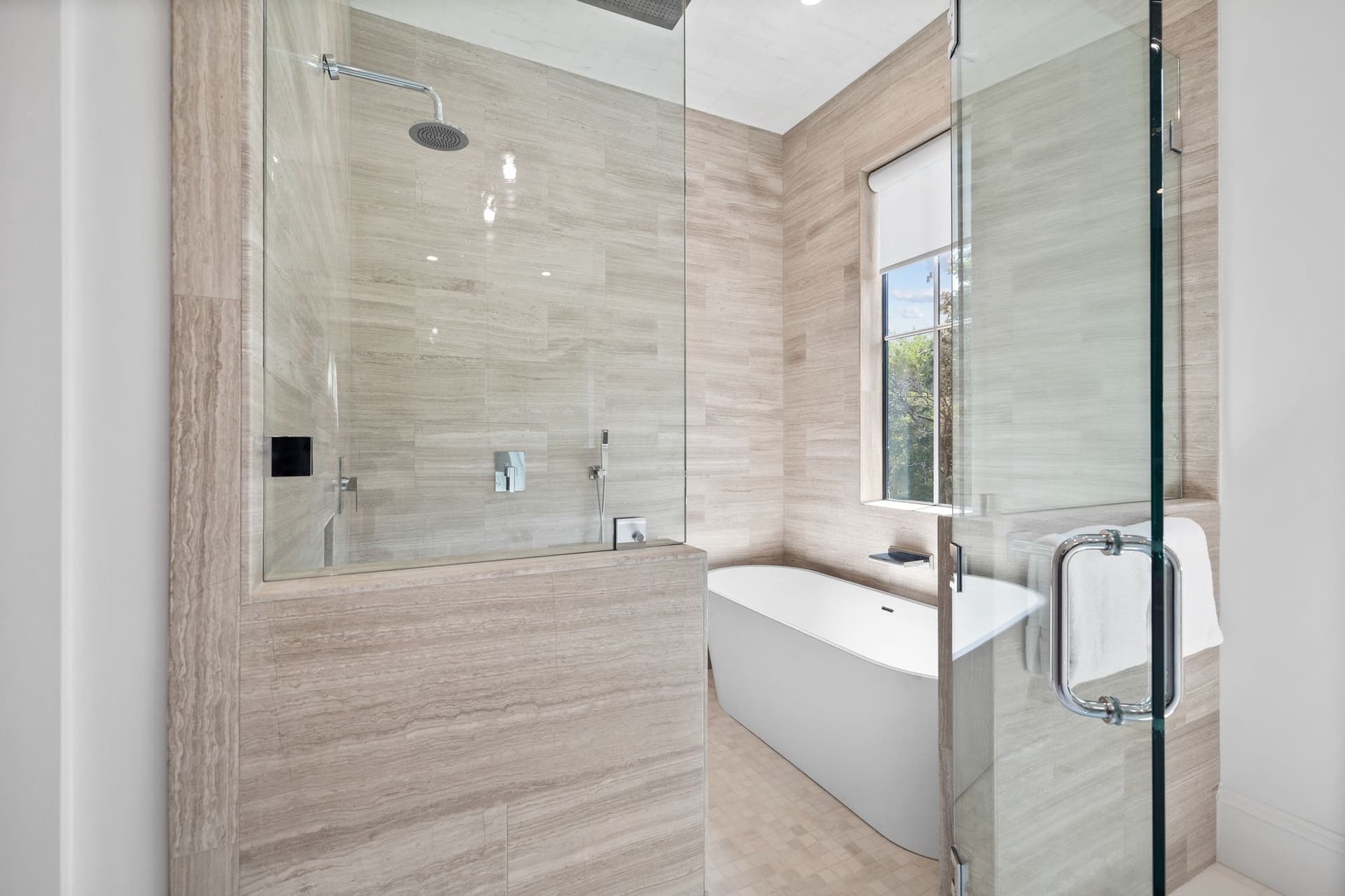 Drift Away Manor - Image 21