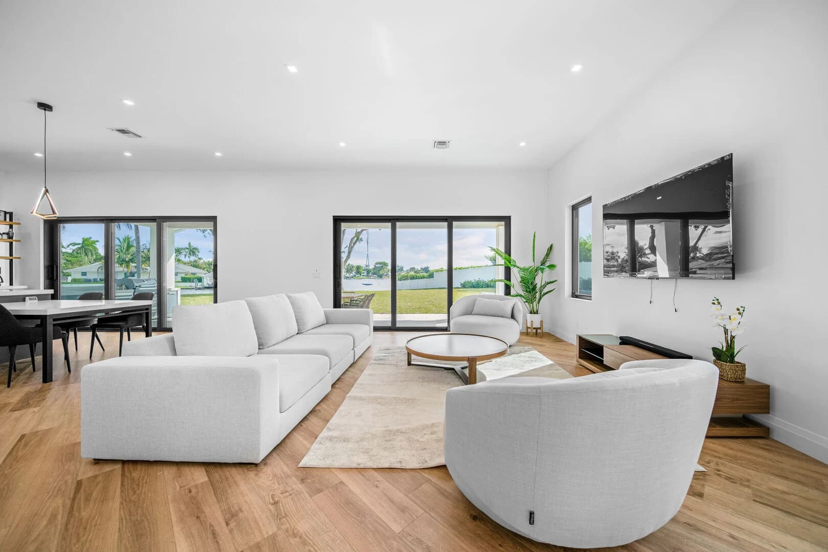 Waters Edge #906 - Image 15