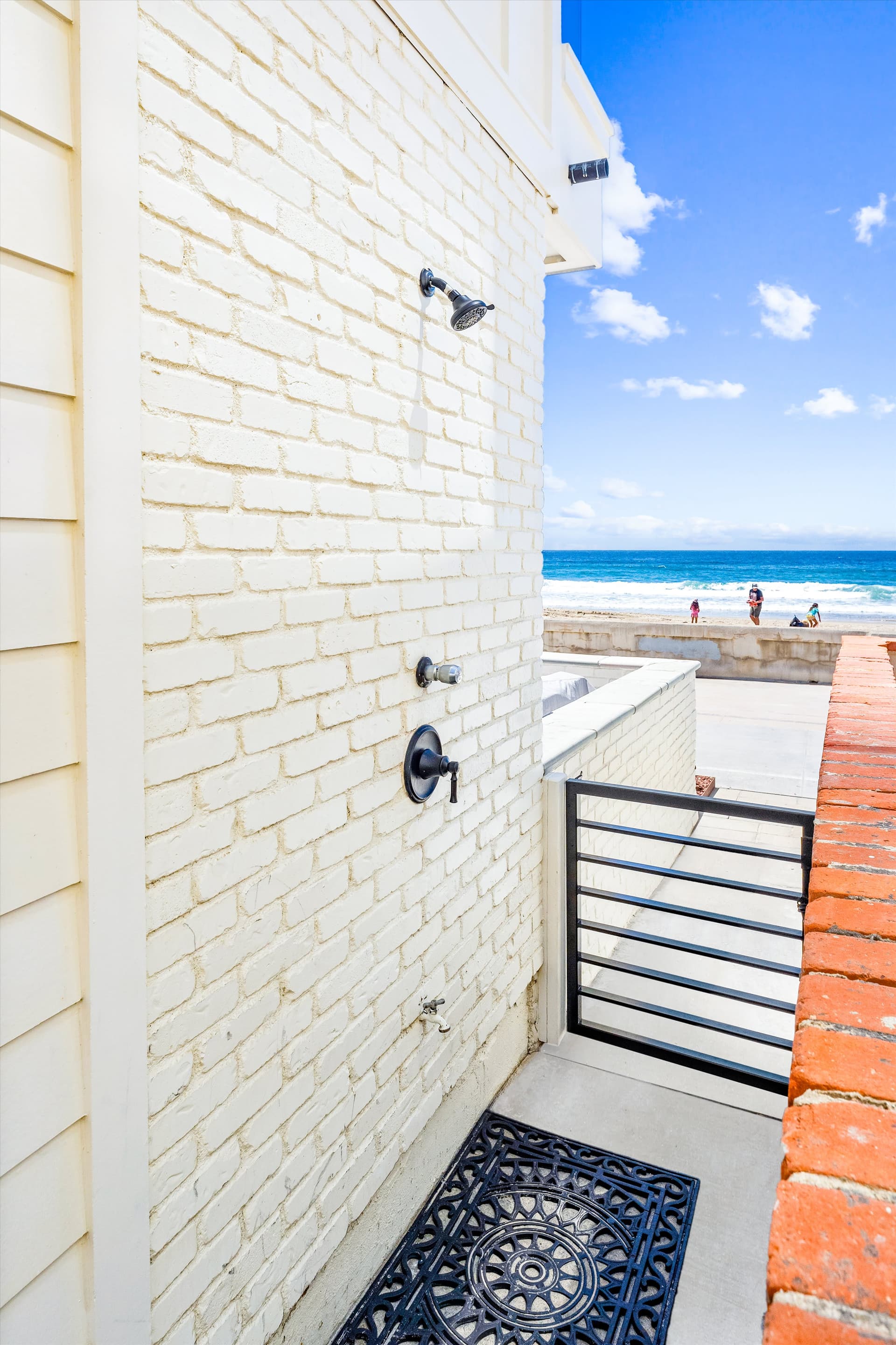 Oceanfront Right Masterpiece - Image 25