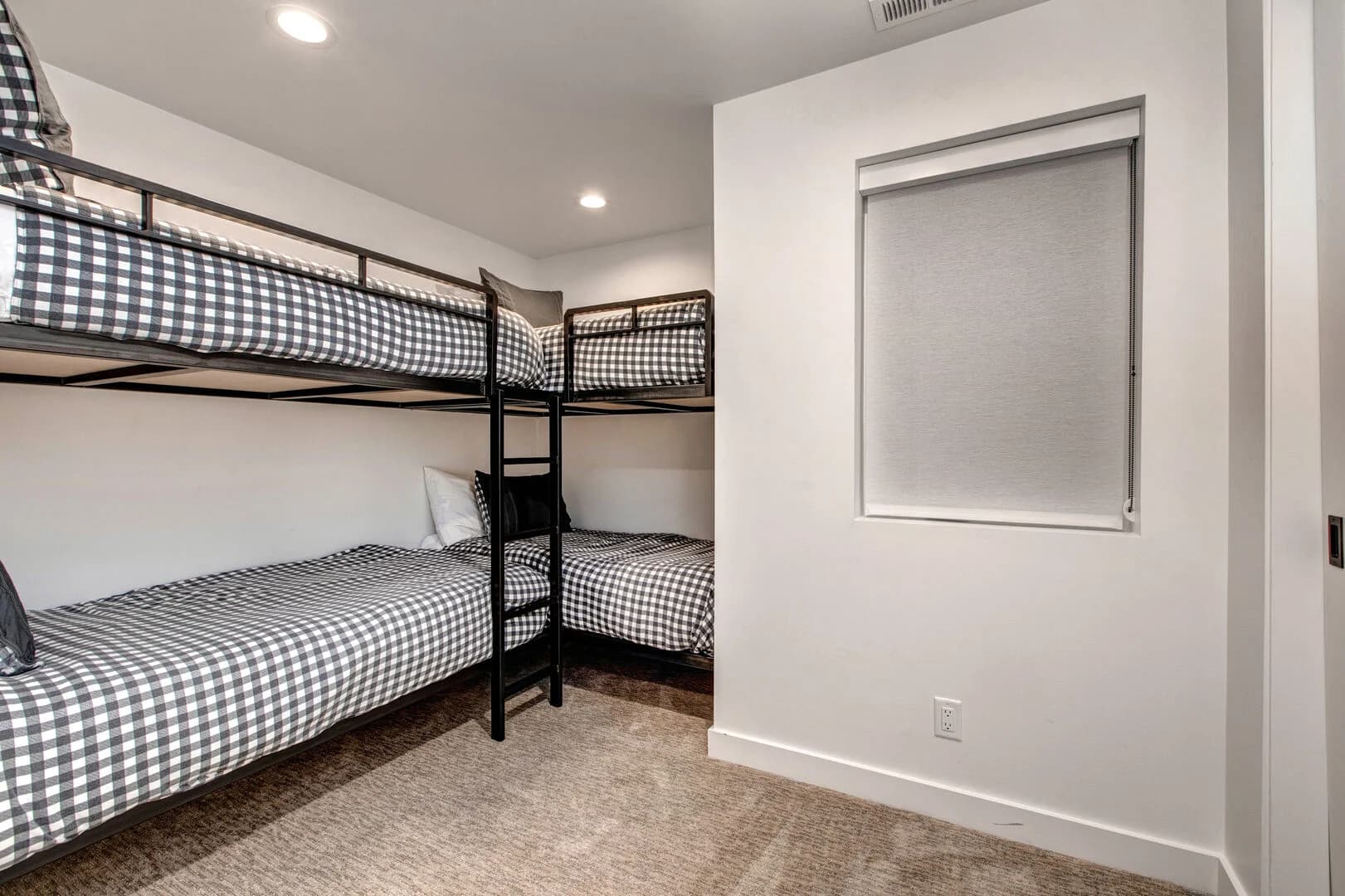 On Cloud Nine - Image 32