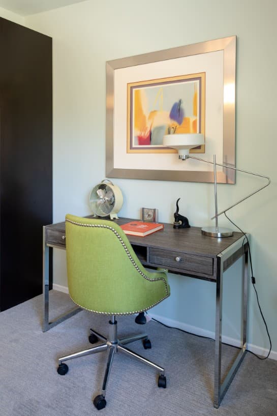 Hugh Kaptur's Mid Century Modern Oasis - Image 33