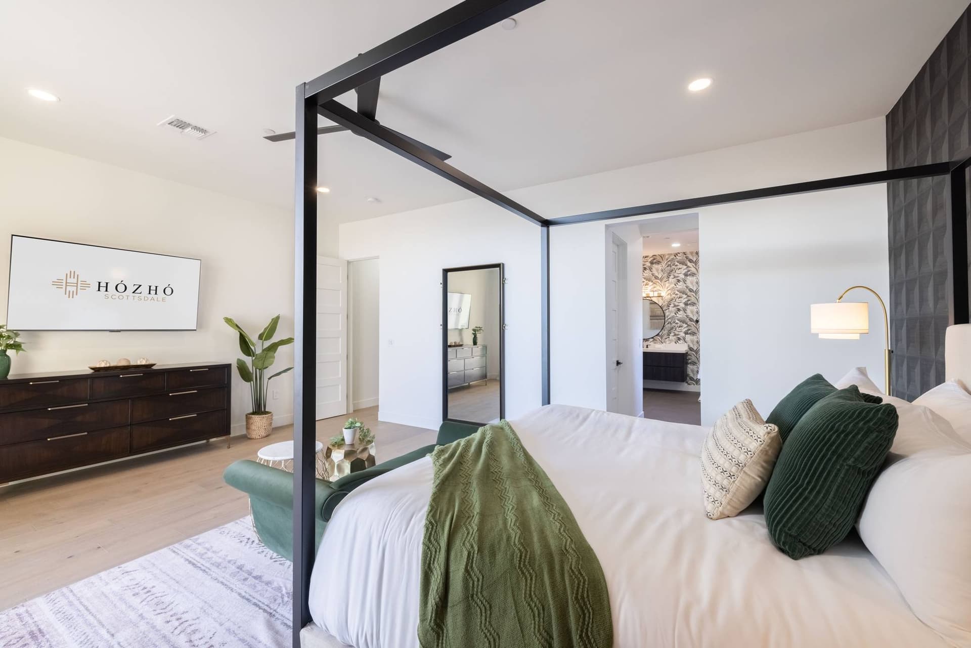 Estate on Harmony - Image 29