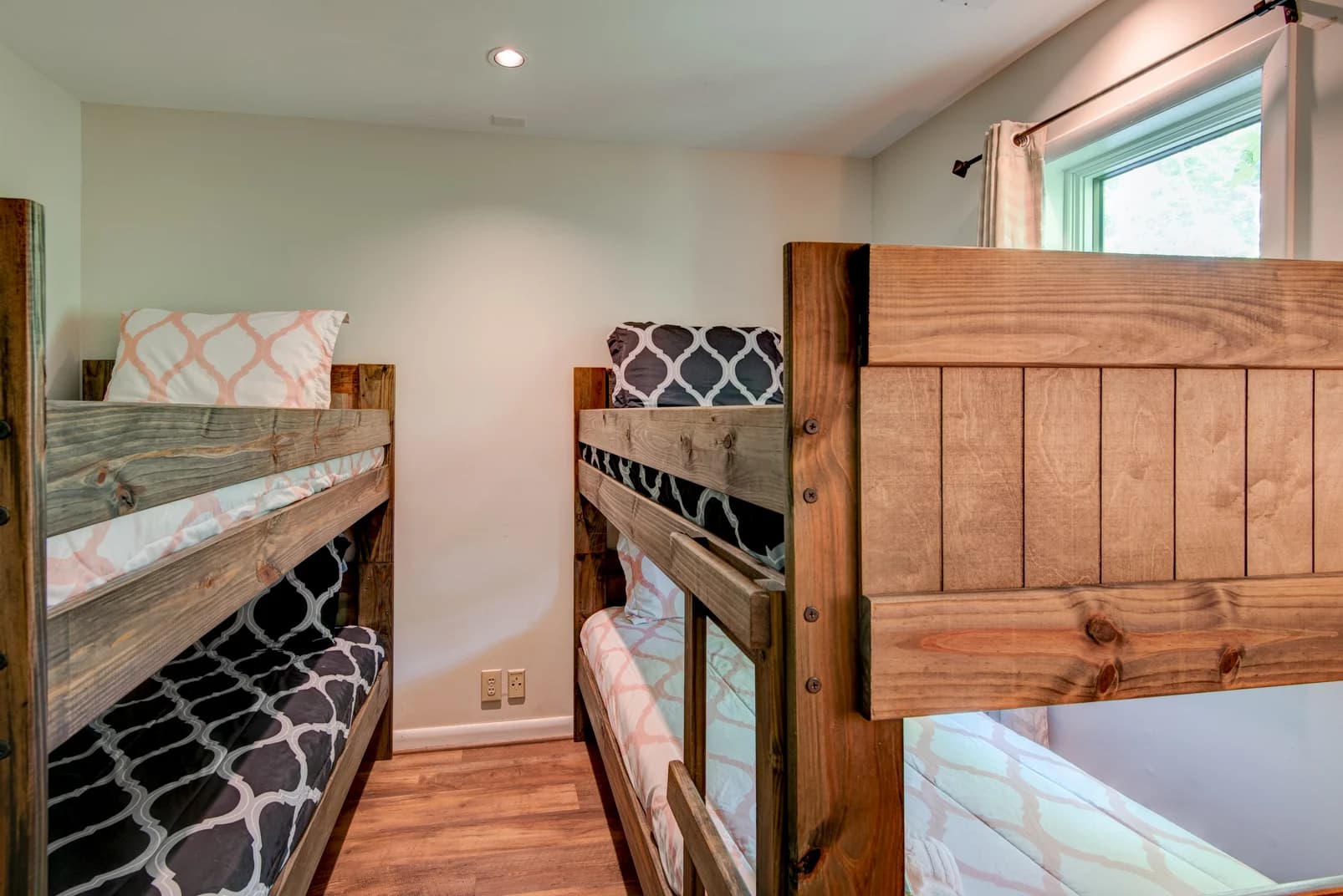 Paws a While - Image 32