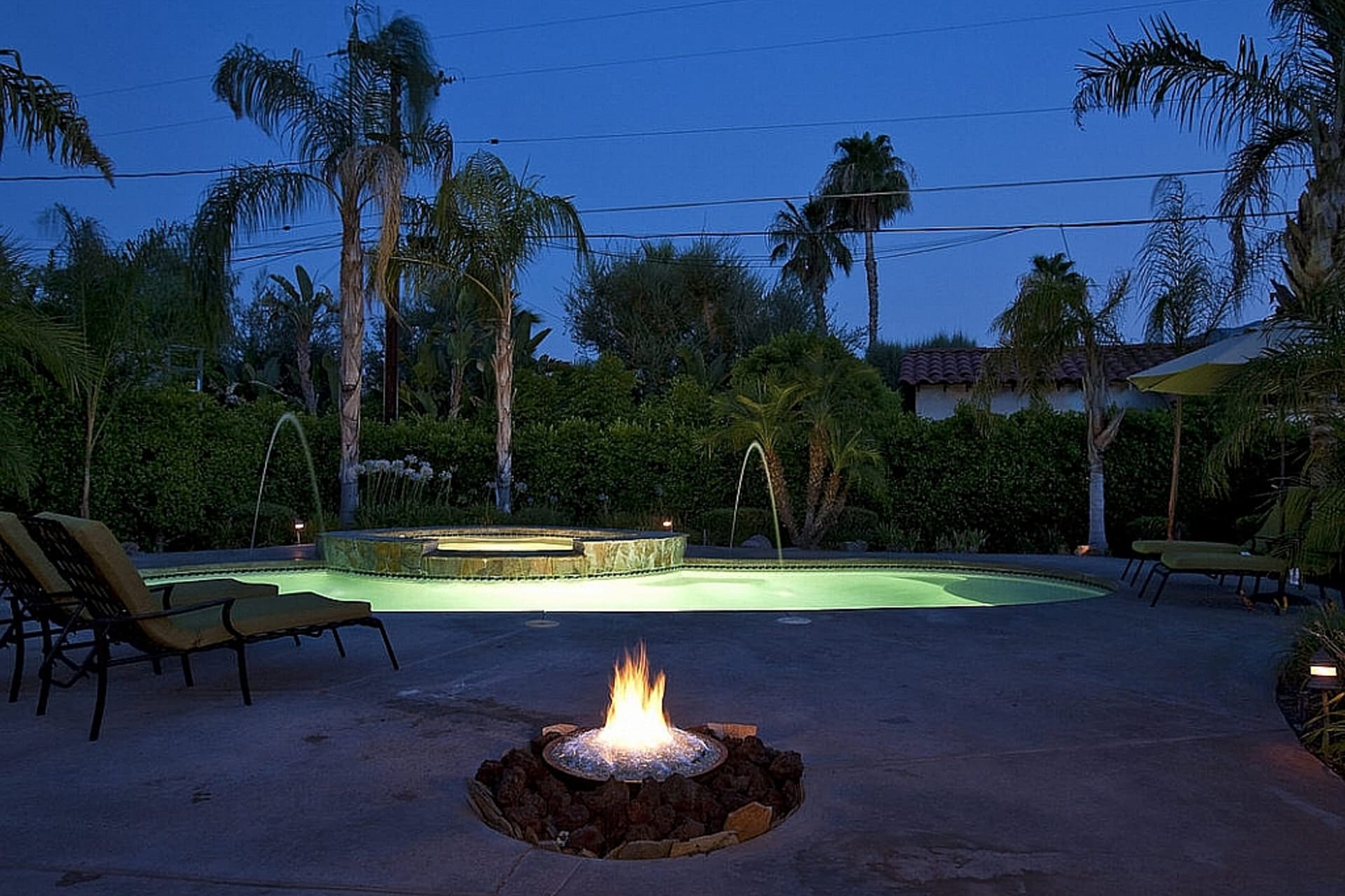 Poolside Terrace - Image 5