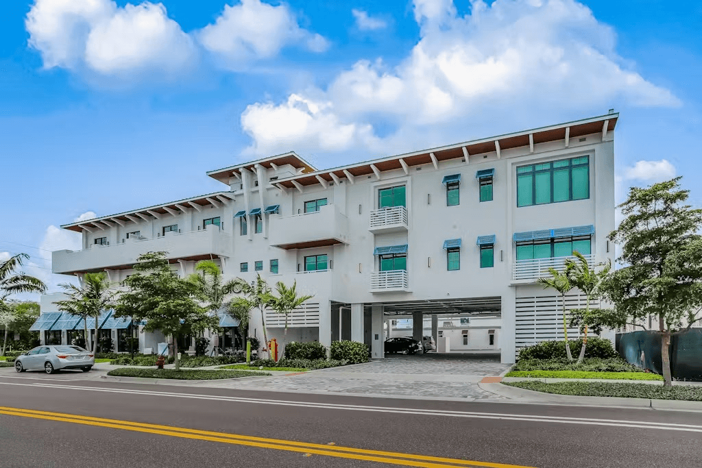 Heart of Naples - Image 31