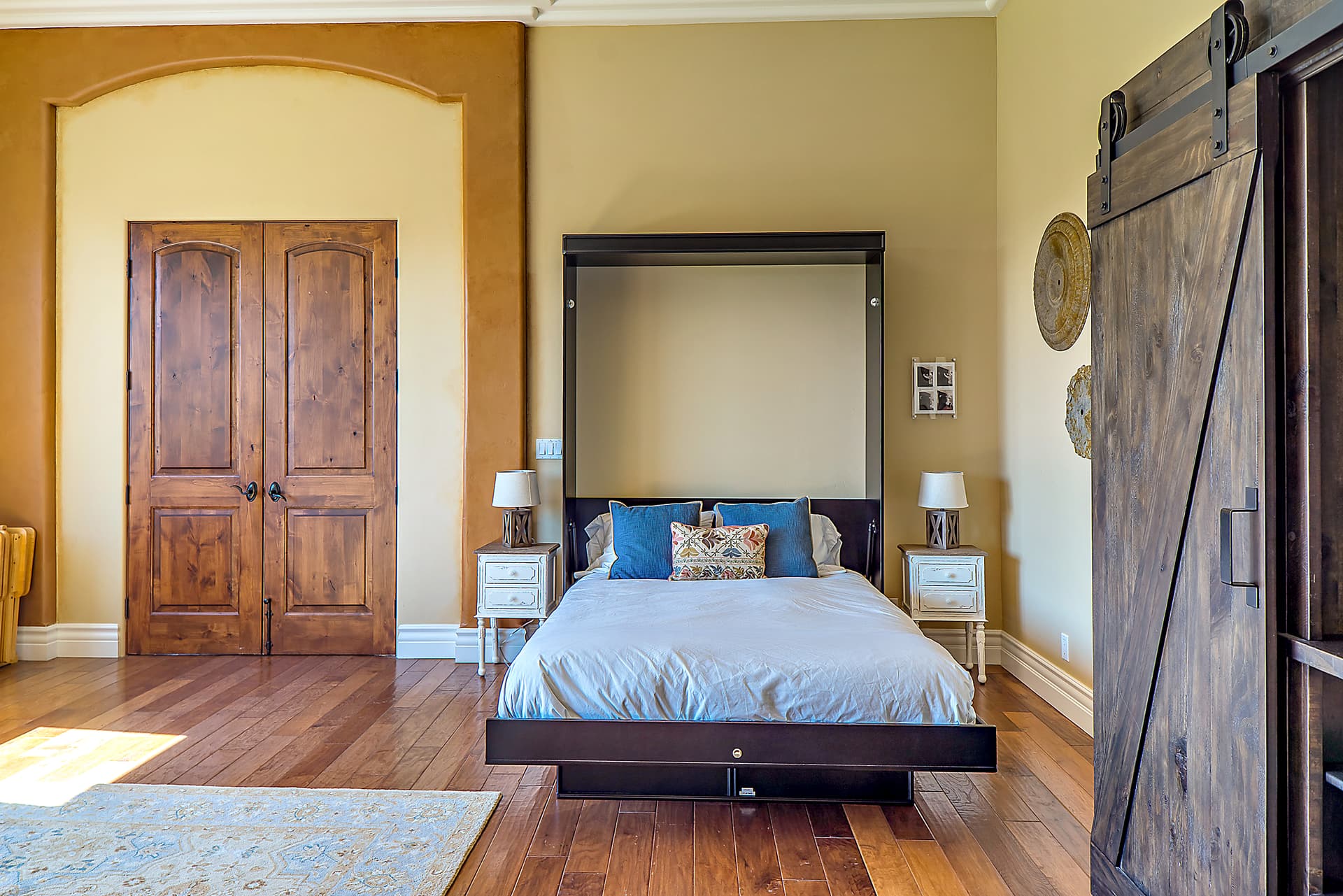 Frontier Main and Guest House - Image 23