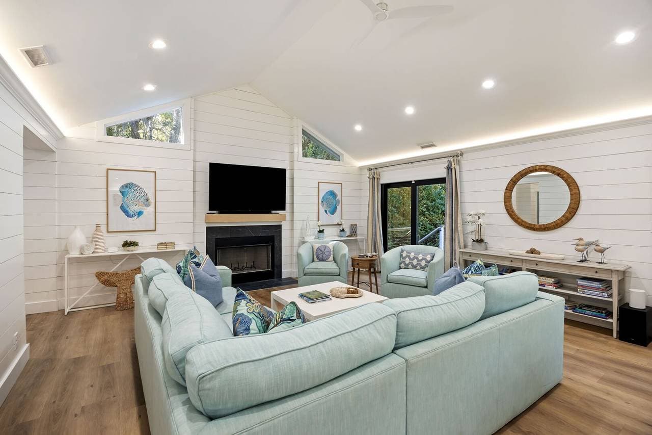 Beach Days on Conifer - Image 7