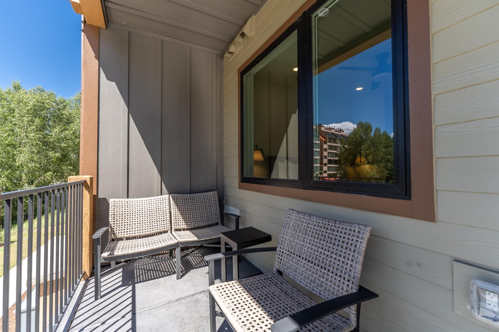 Mountain Mirage Escape - Image 5