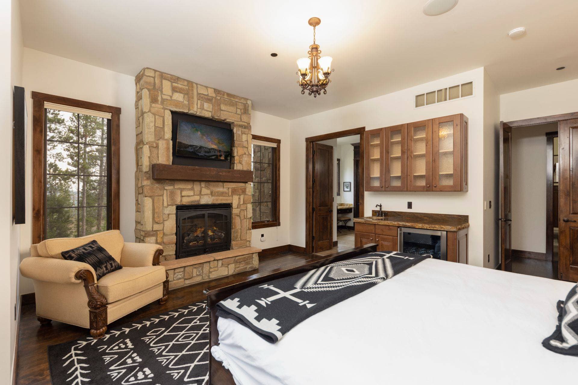 Estate at Baldy Ridge - Image 13