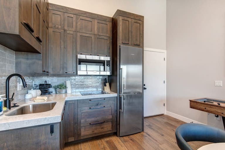 Hideout Hideaway - Image 12