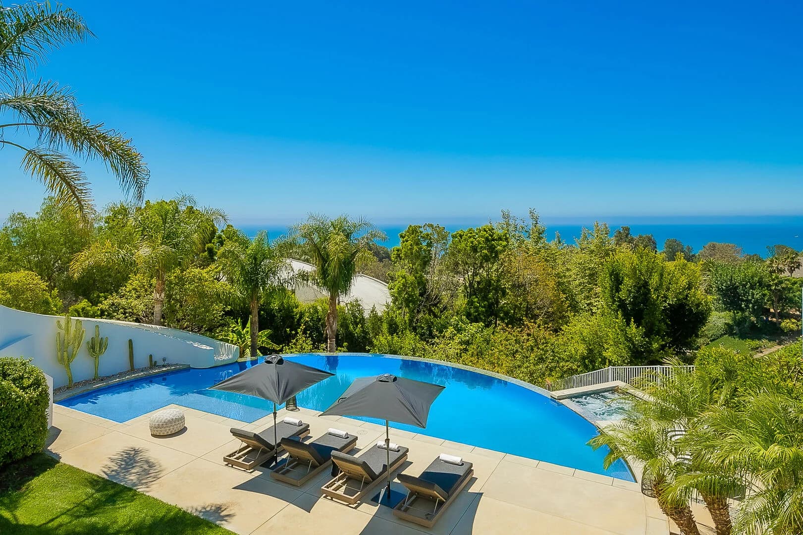 Winding Way Villa - Image 2