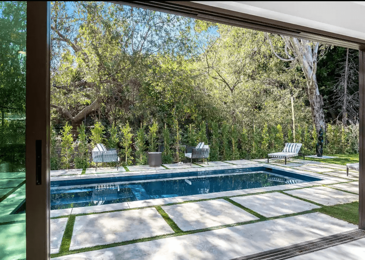 Hollywood Regency Villa - Image 33